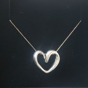Chic Silver Heart Pendant Necklace